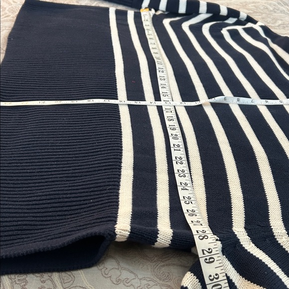 XL GAP oversized Navy and Cream Striped Turtleneck Sweater.  EUC - Picture 5 of 6